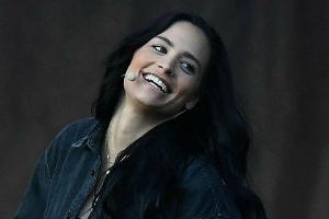 Amira Pochers Babybauch-Foto begeistert Promifreunde und Fans
