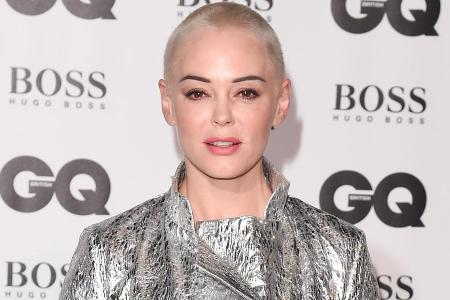 Rose McGowan hat sich den Arm gebrochen. Rose McGowan hat sich den Arm gebrochen.