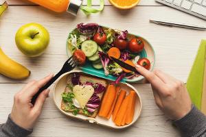 Heißhunger ade: Drei gesunde Snackideen fürs Homeoffice