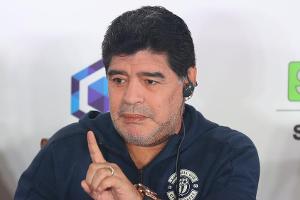 Blutgerinnsel im Gehirn: Diego Maradona muss operiert werden