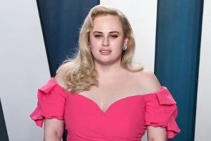 Rebel Wilson beim "heißen" Fotoshooting am Strand verletzt