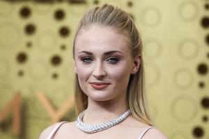 Sophie Turner spricht Prinzessin Charlotte in "The Prince"
