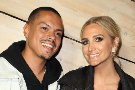 Evan Ross und Ashlee Simpson sind seit 2014 verheiratet. Evan Ross und Ashlee Simpson sind seit 2014 verheiratet.