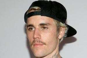 Was Justin Bieber bei den Country Music Awards gemacht hat