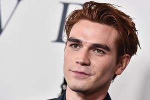 KJ Apa übernimmt Hauptrolle in Pandemie-Thriller "Songbird"