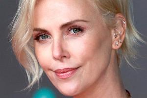 Charlize Theron stellt Fortsetzung von "The Old Guard" in Aussicht