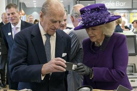 Prinz Philip übergibt seinen Posten als Ehrenoberst an Herzogin Camilla