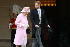 Prinz Harry immer unbeliebter: Wird er zur Last für die Queen?