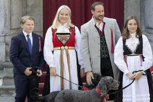 Neue Schnappschüsse der norwegischen Kronprinzenfamilie