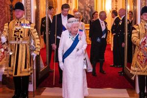 Kehrt die Queen nie wieder nach London zurück?