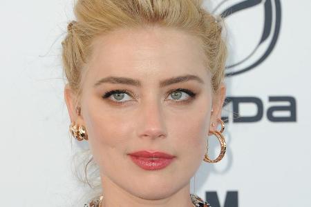 Amber Heard sieht sich einem schweren Vorwurf ihrer Ex-Assistentin gegenüber.