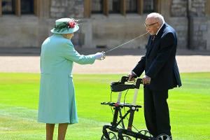 Queen Elizabeth II.: Von der Hochzeit zum Ritterschlag