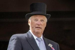 König Harald V. von Norwegen wieder aus dem Krankenhaus entlassen