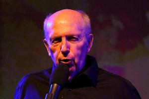 Reiner Calmund bei der Aufnahme eines Podcasts