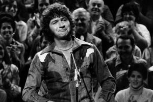 Der Singer-Songwriter und Schauspieler Mac Davis bei der Aufzeichnung seiner "The Mac Davis Show" für den US-Sender NBC