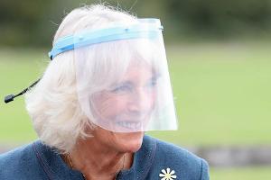 Visier statt Maske: Dafür wird Herzogin Camilla jetzt kritisiert
