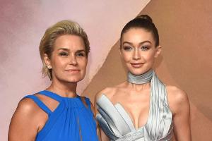 Yolanda und Tochter Gigi Hadid (r.) bei einem Red-Carpet-Event