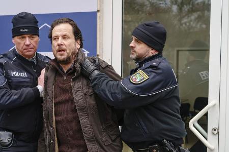 Spielt eindrucksvoll den verzweifelten Vater: Christian Kuchenbuch Spielt eindrucksvoll den verzweifelten Vater: Christian Kuchenbuch