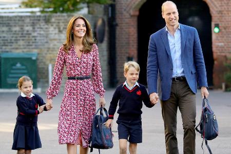 Die Familie Cambridge auf dem Weg zur Schule.