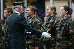 König Philippe von Belgien besucht Tochter Elisabeth beim Militär