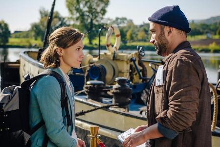 Ein Sommer an der Moldau: Ein Auftrag führt Privatermittlerin Sophie an die Moldau. Während ihrer Arbeit auf einem Flusskreu...