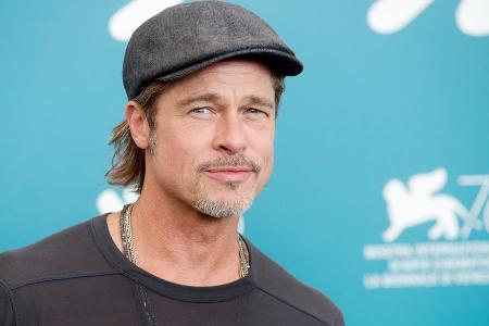 Brad Pitt hat in einer TV-Show seine Handwerker-Qualitäten unter Beweis gestellt.