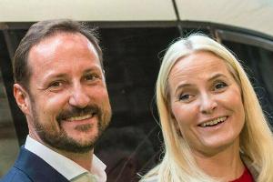 Trotz Corona-Krise: Kronprinzessin Mette-Marit grüßt aus dem Skiurlaub