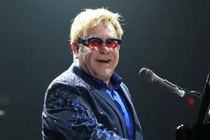 Elton John nimmt mit Wohnzimmer-Konzert acht Millionen Dollar ein