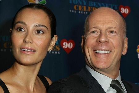 Bruce Willis und Emma Heming-Willis sind seit 2009 verheiratet Bruce Willis und Emma Heming-Willis sind seit 2009 verheiratet
