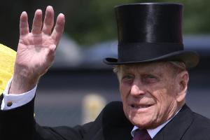 Prinz Philip kehrt aus dem Ruhestand zurück und dankt Corona-Helfern