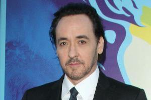 John Cusack und Co. fallen auf Corona-Verschwörungstheorien herein