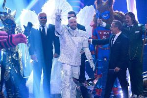 Max Mutzke (m.) gewann 2019 als Astronaut die erste deutsche Staffel von "The Masked Singer".