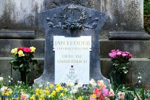 Jan Fedder: Seine letzte Ruhestätte hat einen Grabstein