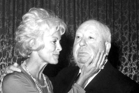 Eine besondere Beziehung, gerne auch als Obsession bezeichnet, verband Alfred Hitchcock (hier mit Janet Leigh) mit seinen Ha...