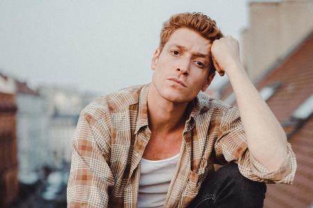Daniel Donskoy macht es sich während der Corona-Krise zu Hause gemütlich. Daniel Donskoy macht es sich während der Corona-Krise zu Hause gemütlich.
