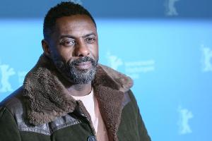 TV-Clip: Idris Elba richtet emotionale Botschaft an die Briten