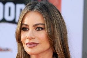 Sofia Vergara: Wie setzt man eine Schutzmaske richtig auf?