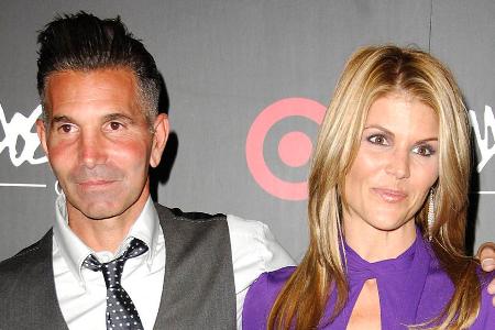 Mossimo Giannulli und Lori Loughlin sind seit 1997 verheiratet. Mossimo Giannulli und Lori Loughlin sind seit 1997 verheiratet.