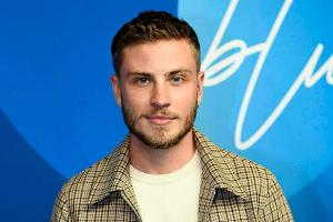 Jannik Schümann "überwältigt" von den Reaktionen auf sein Coming-out