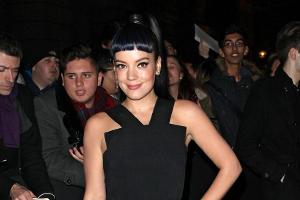 Lily Allen feiert einen Monat Zigarettenabstinenz