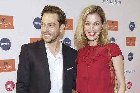 Leander Lichti und Julia Stinshoff bei einer Veranstaltung in Hamburg im Dezember 2018. Leander Lichti und Julia Stinshoff bei einer Veranstaltung in Hamburg im Dezember 2018.