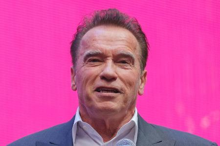 Arnold Schwarzenegger 2019 bei einem Auftritt in Russland