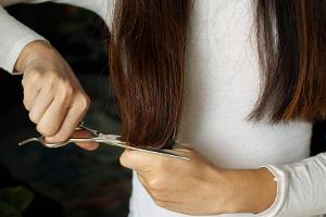 Friseure wieder zu: Tipps zum Haareschneiden und Styling für zu Hause