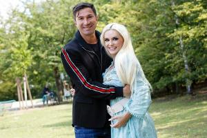 Daniela Katzenberger feiert Weihnachten mit der Familie auf Mallorca