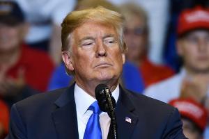 Donald Trumps Nachbarn in Florida wollen seinen Umzug verhindern