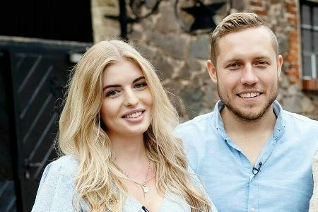Bauer Patrick hat sich doch für Antonia entschieden. Bauer Patrick hat sich doch für Antonia entschieden.