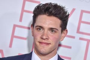 "Riverdale"-Star Casey Cott hat sich verlobt