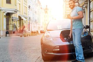 Elektromobilität: Das müssen Sie bei Pannen und Unfällen beachten
