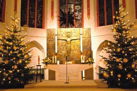 An Heiligabend strahlt das Erste eine Christvesper aus der St.-Marien-Kirche in Winsen a. d. Luhe aus.