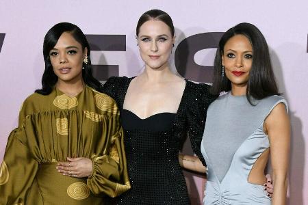 Die Schauspielerinnen Tessa Thompson (v.l.), Evan Rachel Wood und Thandie Newton bei der 